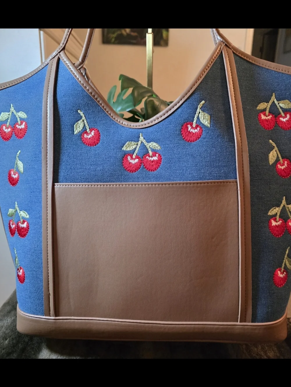 NWT Steve Madden LG  spade navy cherry embroidered tote with brown trim